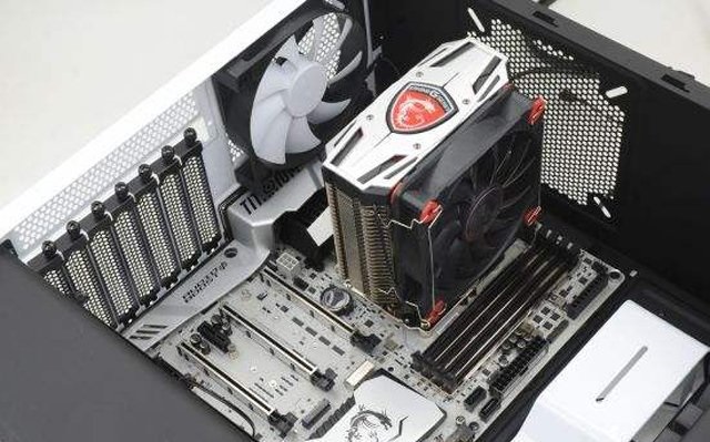 CPU散热器风扇方向对那个朝向？塔式侧吹CPU散热器风扇安装图解