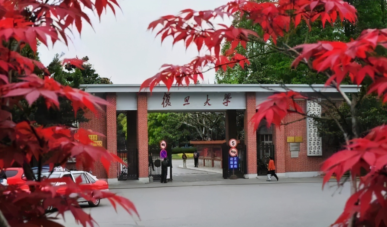 进入体制的名校毕业生,到底哪错了?