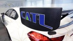 2025 年全球 EV 电池市场规模将达 670 亿美元