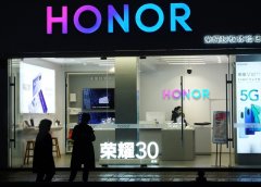  新荣耀重整旗鼓拟冲刺高端，能否抗住竞争!