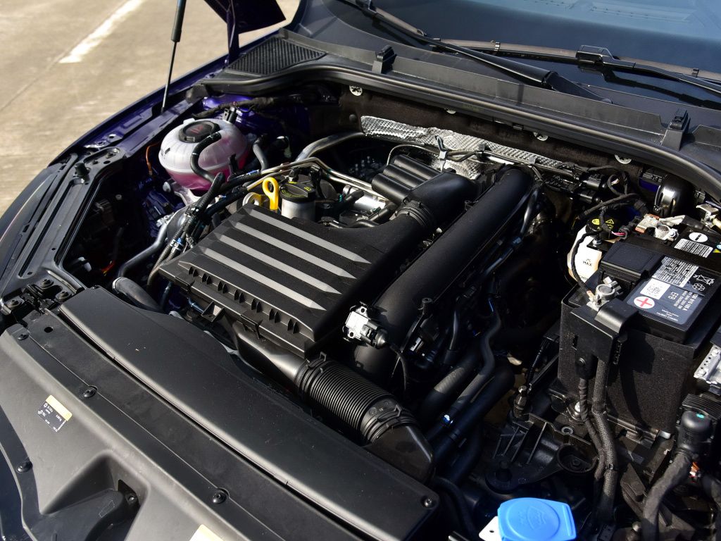 这才叫“换代”，全新明锐与奥迪同平台，空间超大，现款已跌破8w