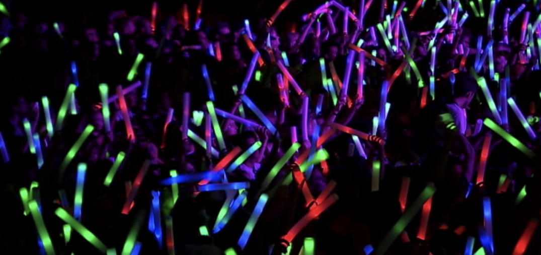 那些全网“收奶”的做局者,也是选秀背后的割韭菜者