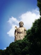 脑瘫小伙掌勺开餐馆还资助贫困生