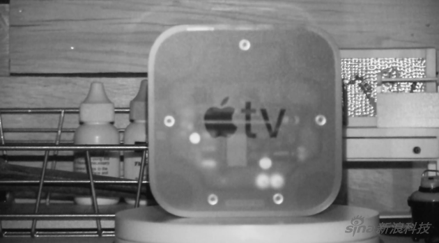 新苹果 Apple TV 4K 拆解:主机容易拆,遥控器换个电池都很难