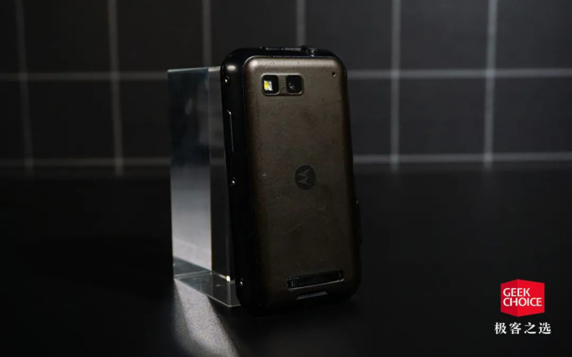 新「戴妃」发布,摩托罗拉你把这些经典机型都复刻了吧