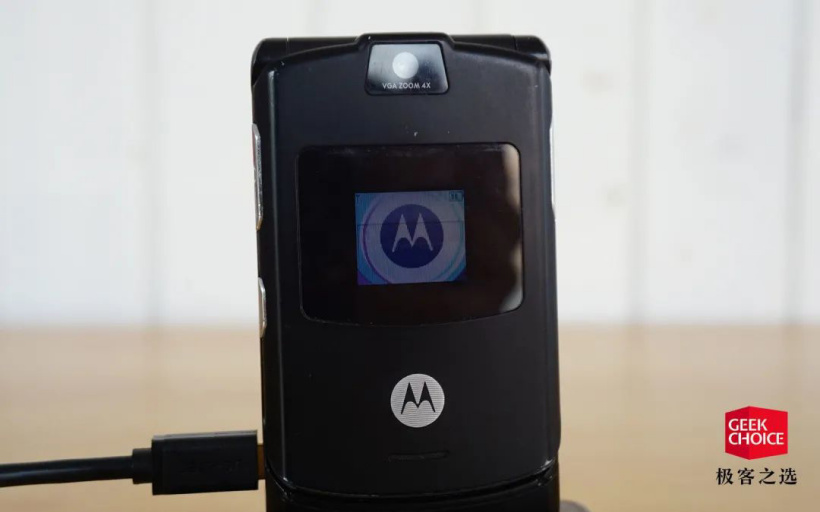 新「戴妃」发布,摩托罗拉你把这些经典机型都复刻了吧