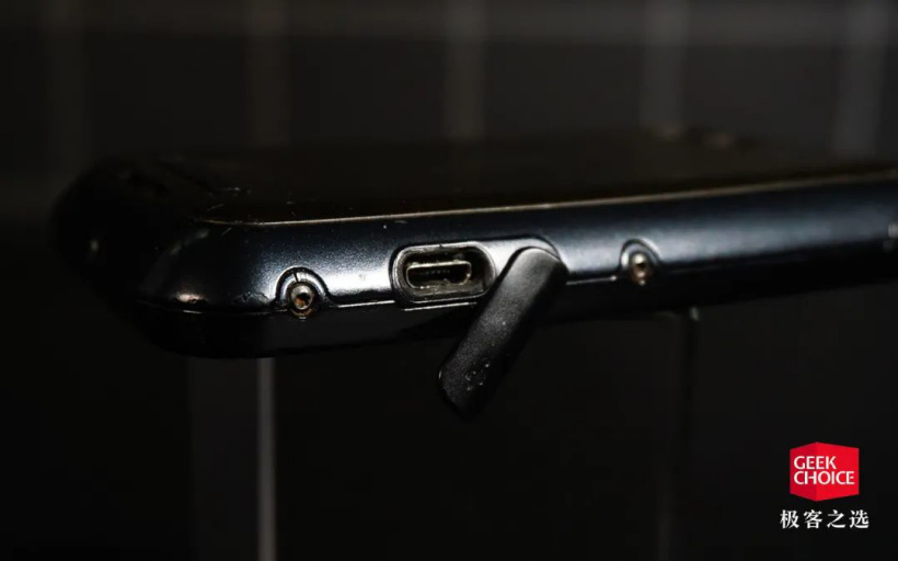 新「戴妃」发布,摩托罗拉你把这些经典机型都复刻了吧