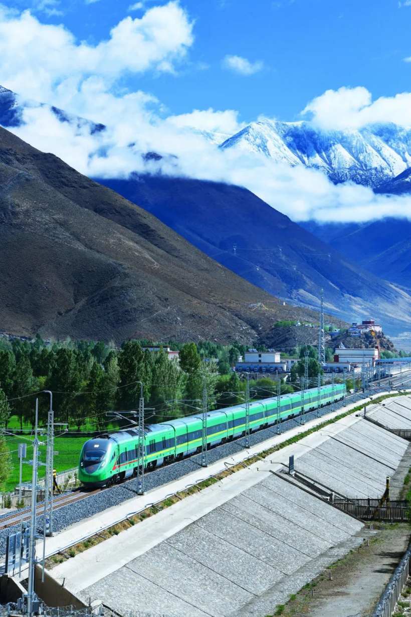 中国铁路:复兴号开行 4 周年,31 个省区市全覆盖(附复兴号动车组家族全名单)