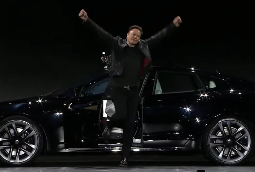 马斯克:特斯拉 AI 日定于 8 月 19 日召开 马斯克:特斯拉将在一个月内举办AI日 旨在招聘