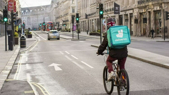 英国外卖平台 Deliveroo 获德国竞争对手入股:股价涨超 10%