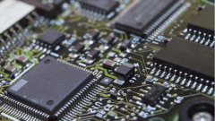 面板厂商踩稳成本底线，驱动 IC 涨价难 怎么办?