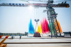 中联重科发布全球最大上回转塔机：起重重量达 450 吨