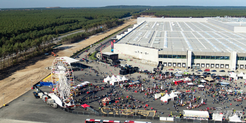 大众为电气化转型拼了:或裁员 3 万人降低成本,2025 年要赶超特斯拉