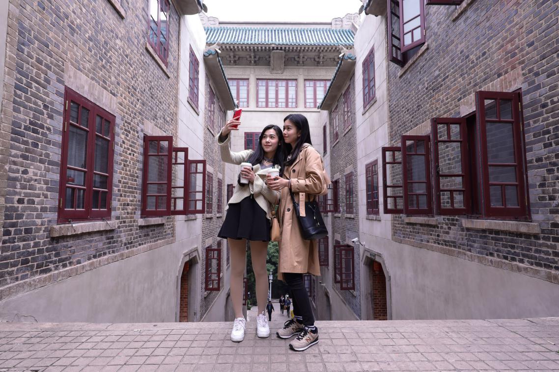 小米6x拆机教程图解（小米6x黑屏仍然运行方法）