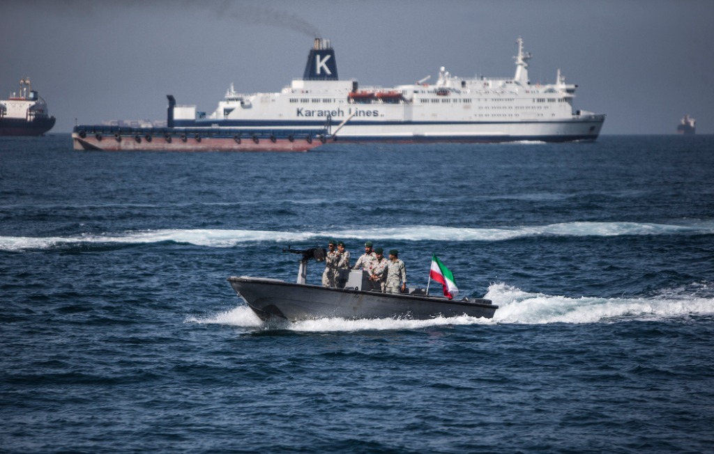 伊朗称挫败美军海上“盗油”企图 将发布录像示真相