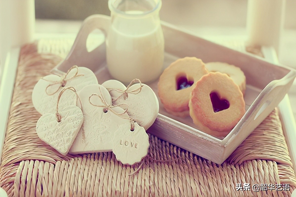 爱情是自私的句子（爱情是自私的经典语录）