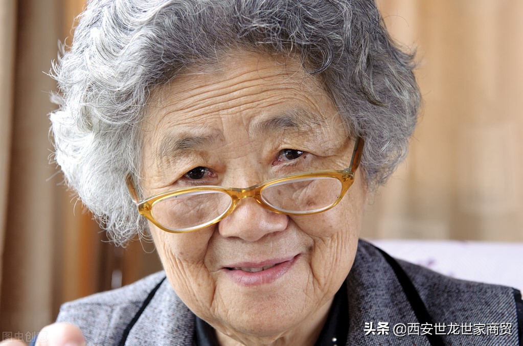 赞美母亲的诗句有哪些（关于母爱的诗句古诗）