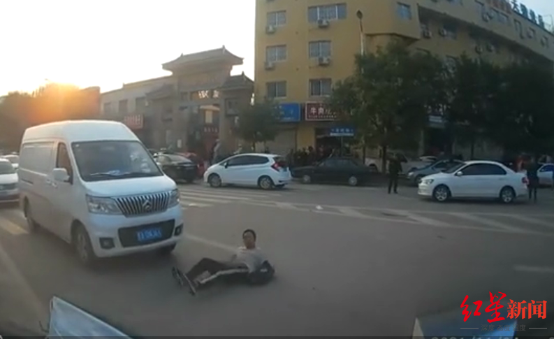 山西男子当街持刀伤人，过路司机驾车撞击制止行凶！警方：嫌犯无大碍，将为司机申报见义勇为