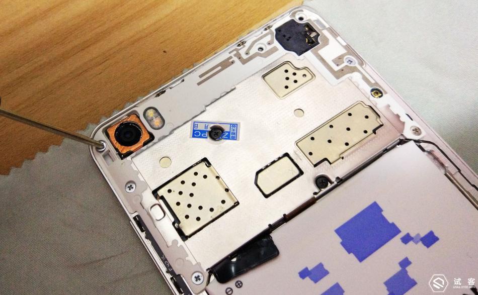 小米note3拆机教程(强制解除小米设备锁定)