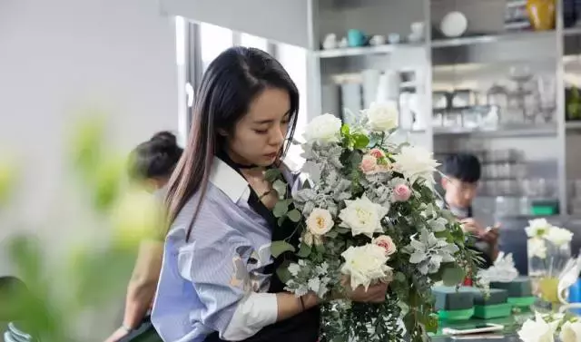 开一家花店需要多少钱（开花店需要具备的条件）