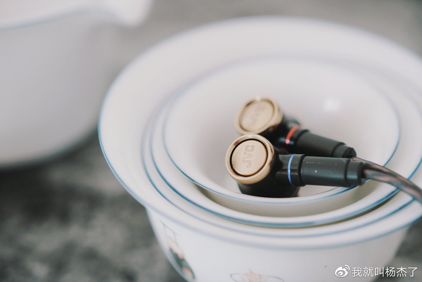 fx1800显卡参数（丽台fx1800玩游戏介绍）