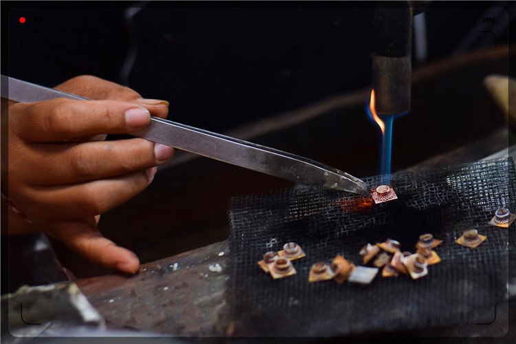 在家做手工活不交押金靠不靠谱（组装圆珠笔在家兼职套路）