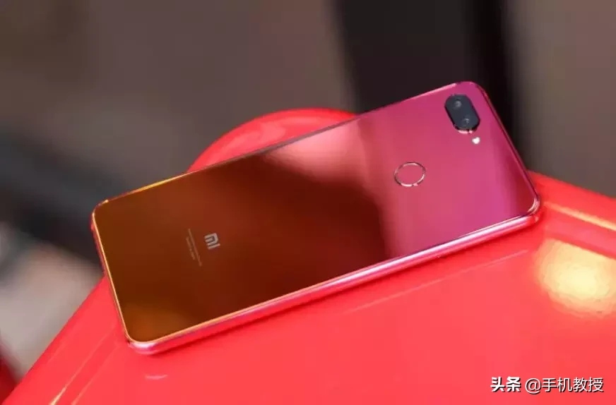 荣耀10和荣耀10青春版的区别是啥（荣耀10gt参数配置）