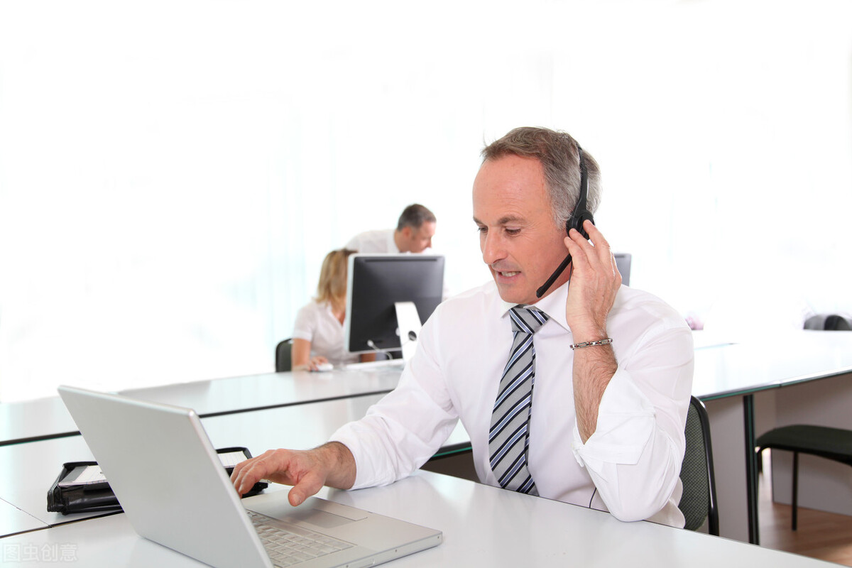 线上销售如何找到精准客户（销售快速吸引客户）