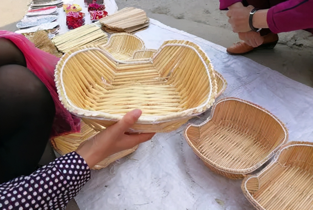 做手工活挣钱的方式（4种比较适合宝妈操作）