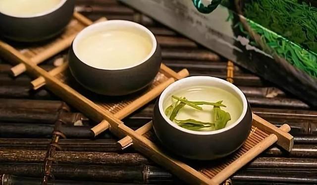 与茶有关的诗句名言（赞美茶的诗句经典语录）