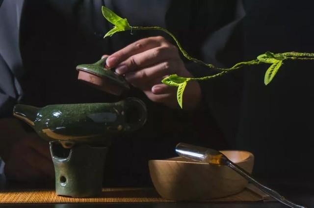 与茶有关的诗句名言（赞美茶的诗句经典语录）