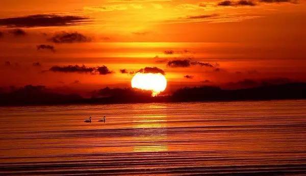 描写日落的诗句有哪些（赞美日落的诗句古诗）