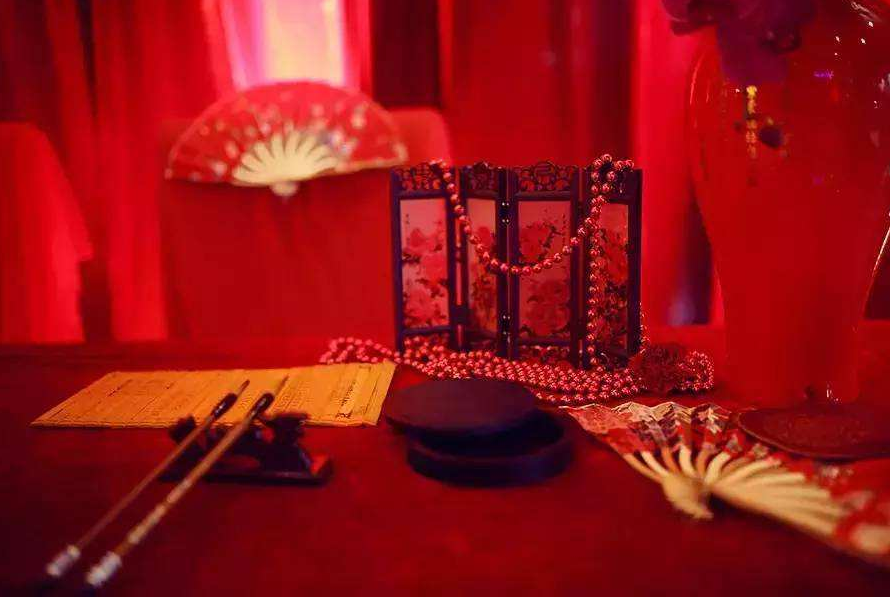 结婚诗句经典语录（结婚美好爱情诗句经典）