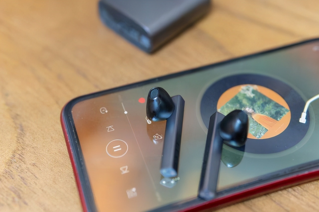 蓝牙耳机怎么戴才正确（蓝牙耳机正确佩戴方法）