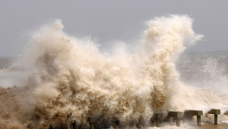 描写钱塘江大潮的诗句有哪些（与钱塘江大潮有关的诗句）