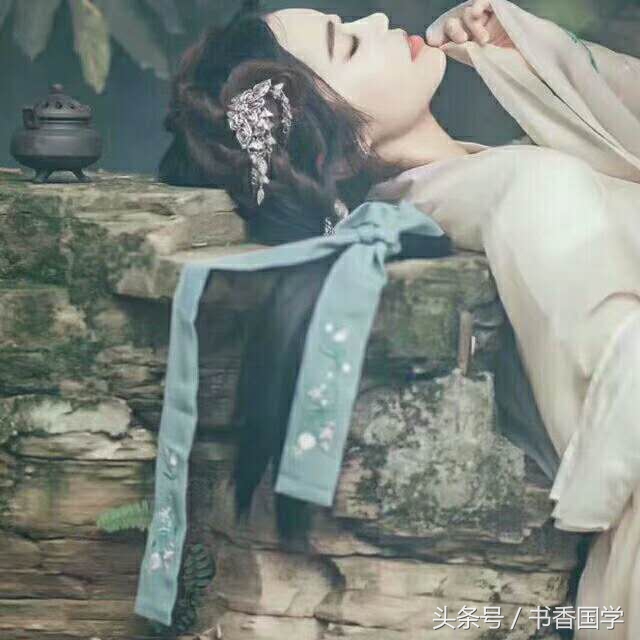 关于雨的诗句唯美（关于雨的唯美句子简短）