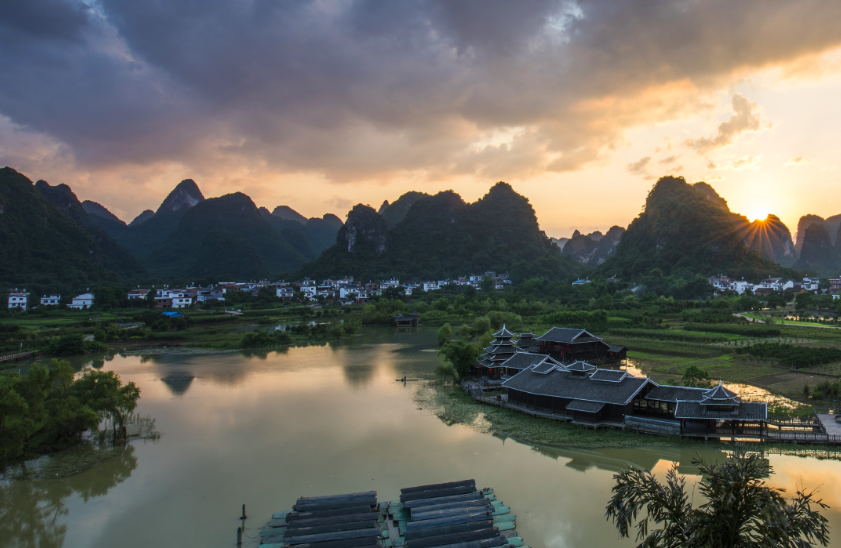 久别重逢的诗句有哪些（老朋友久别重逢的诗句）