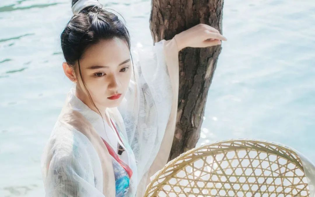 牵挂的诗句和优美句子（两情相思的诗句）