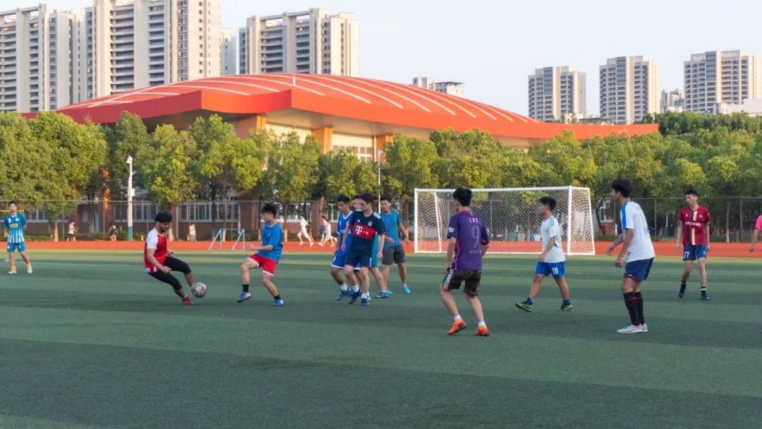 021年秋季开学典礼主持词(秋季开学典礼主持稿范文)"