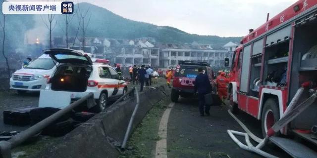 突发！浙江温岭一油罐车爆炸，已有4人死亡50余人受伤，现场浓烟滚滚！紧急呼吁：请过往车辆请让出生命通道